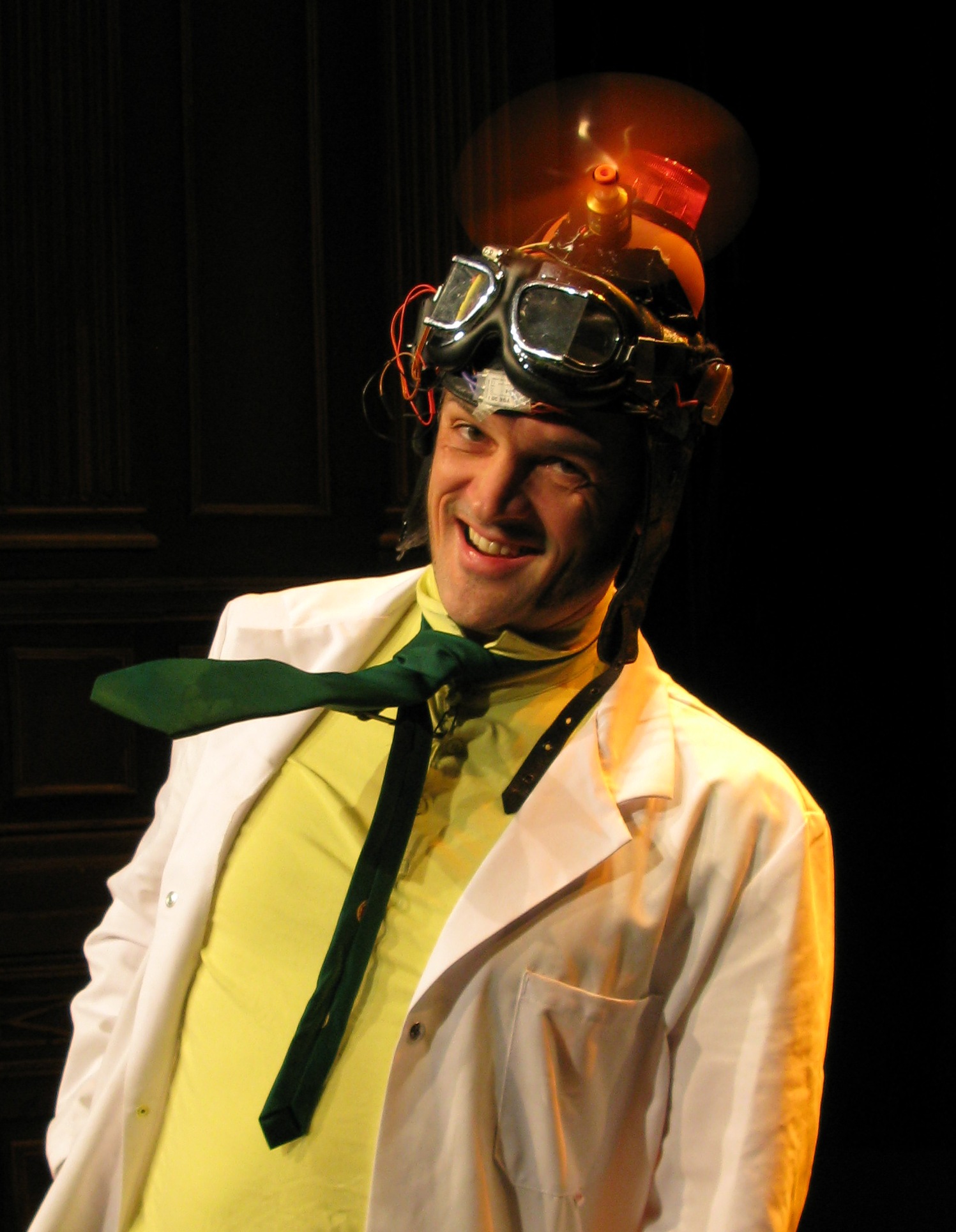 Falscher Pilot mit Lampe auf dem Kopf